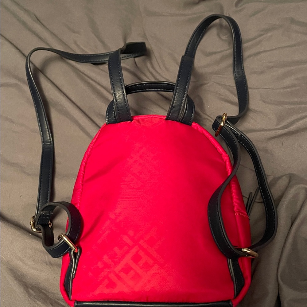 Tommy Hilfiger Vibrant Red mini backpack - Picture 2 of 3